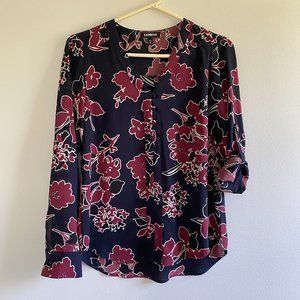 Express Size XS Longs Sleeve Floral V-Neck Blouse